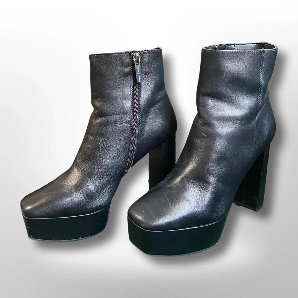 Gianni Bini Heel Boots - Picture 1 of 4